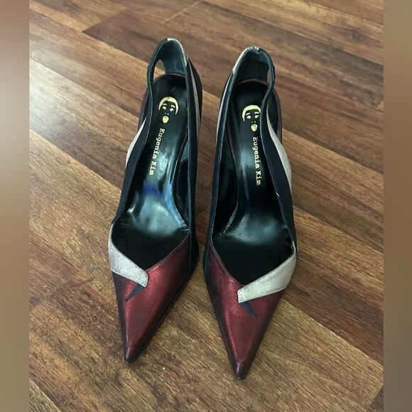 Elegant Red and Black Women's Heels - Picture 2 of 8